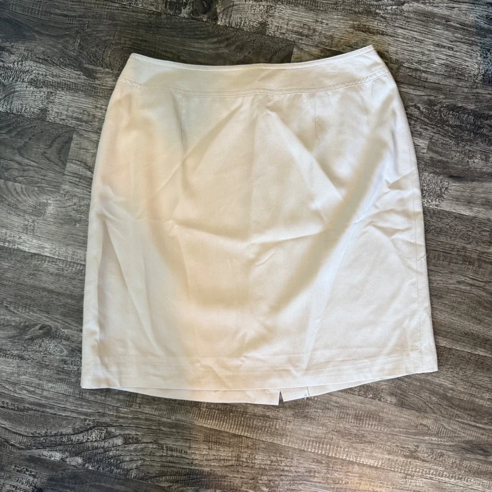 Hugo Buscati 100% Silk Skirt Beige Career Wear Business‎ Casual Women's Size 10